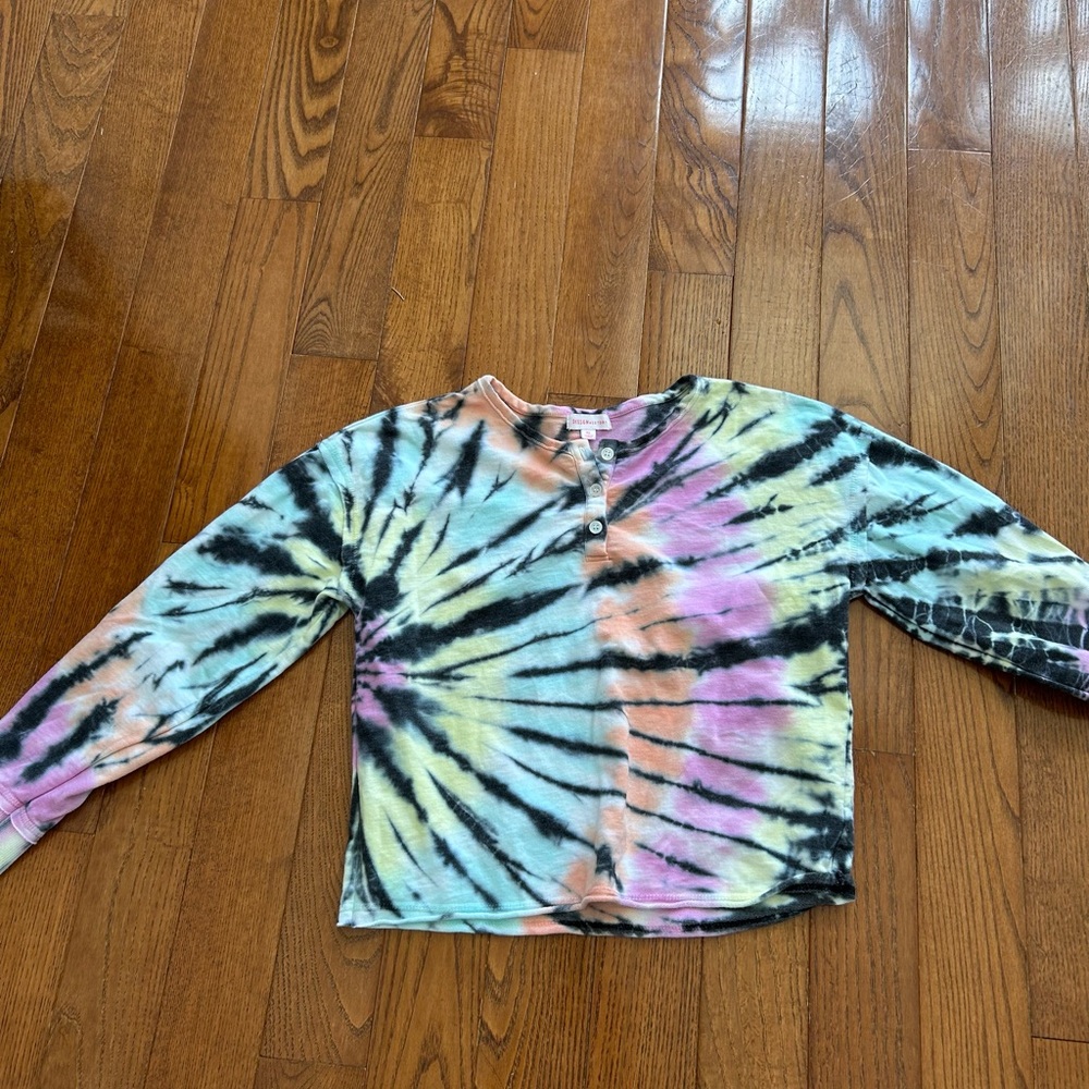 Design History youth XL top